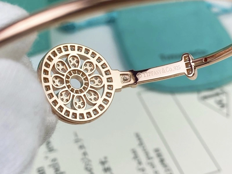 Tiffany Bracelets Refined 252405