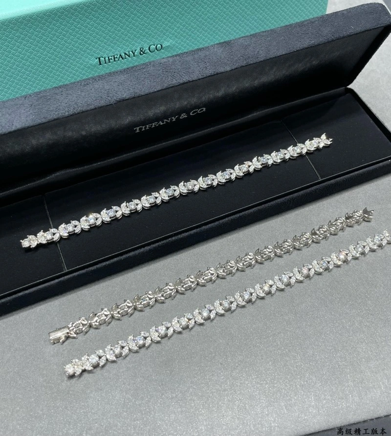 Tiffany Bracelets Refined 252347