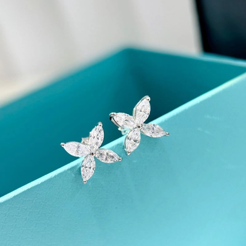 Tiffany Earrings Snug 253972