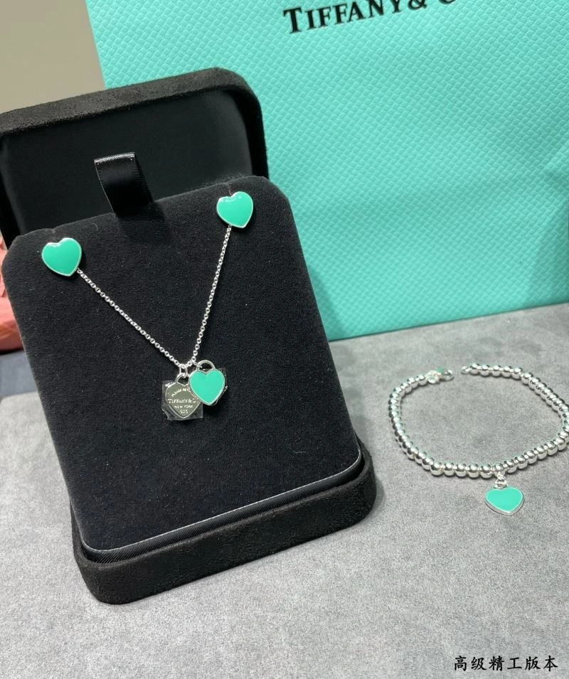 Tiffany Earrings Packable 253623
