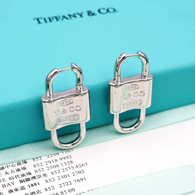 Tiffany Earrings Snug 253394