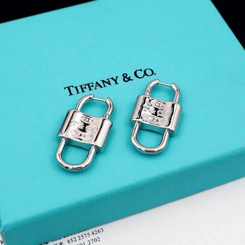 Tiffany Earrings Snug 253394