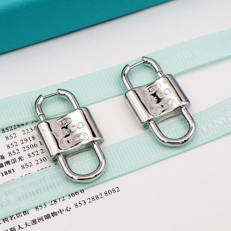 Tiffany Earrings Snug 253394