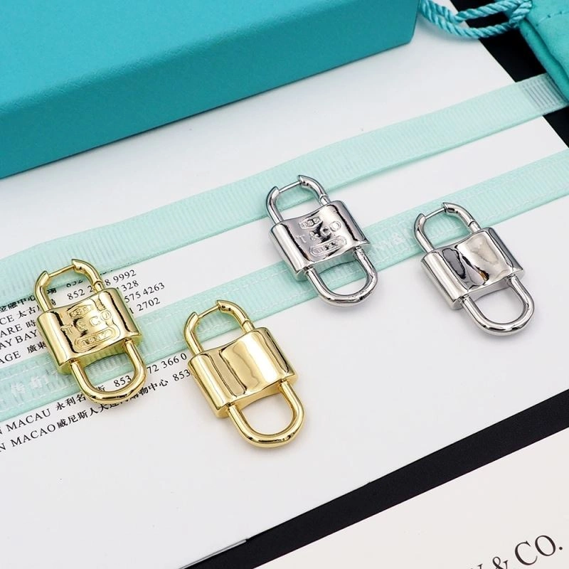 Tiffany Earrings Snug 253394