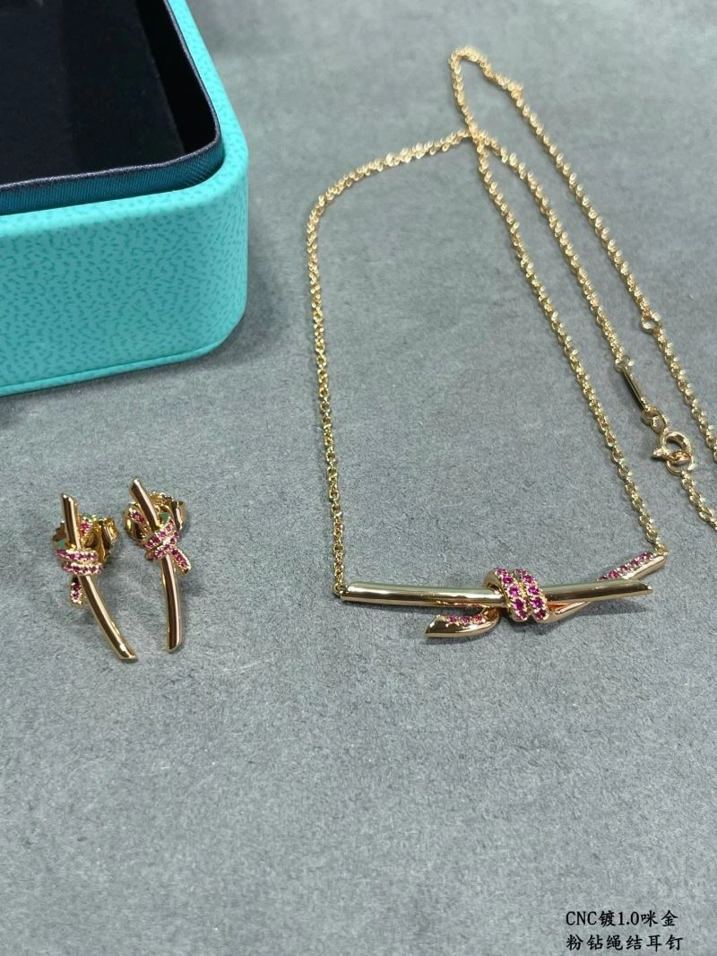 Tiffany Earrings Breathable 253380
