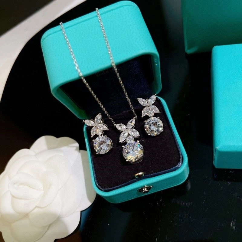 Tiffany Earrings Functional 253168