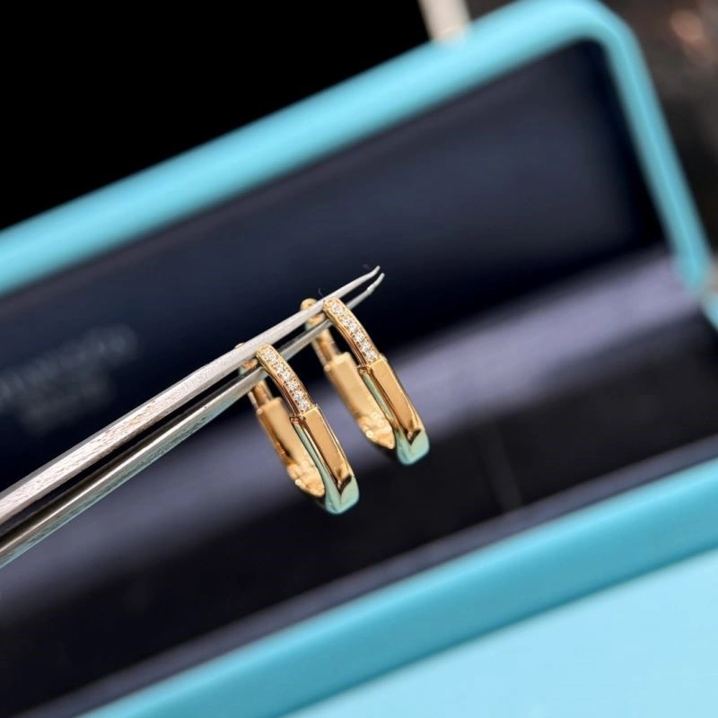 Tiffany Earrings SoftTouch 252716