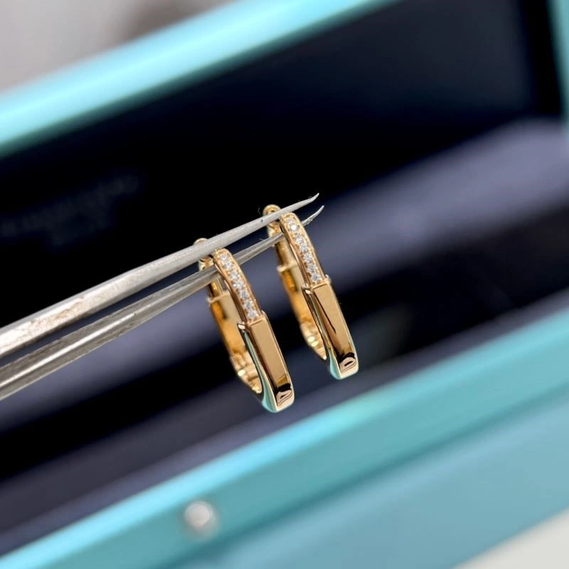 Tiffany Earrings SoftTouch 252716