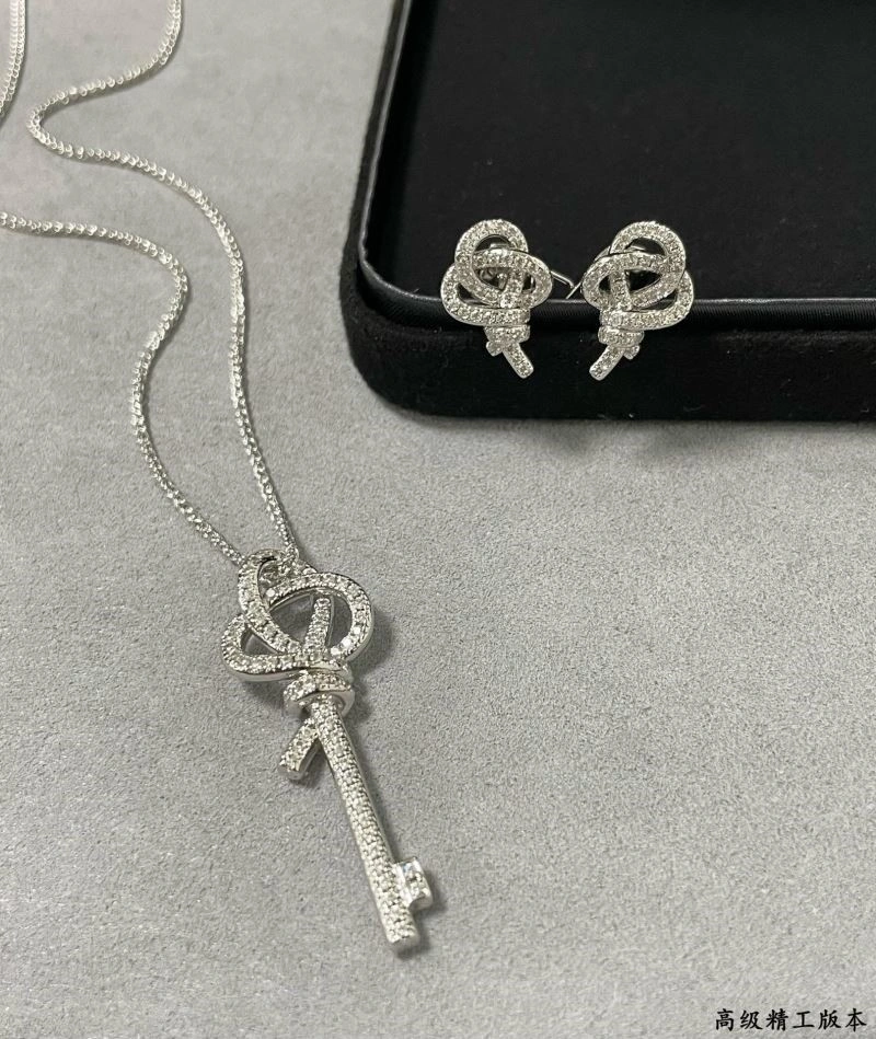 DailyWear Tiffany Earrings 252712
