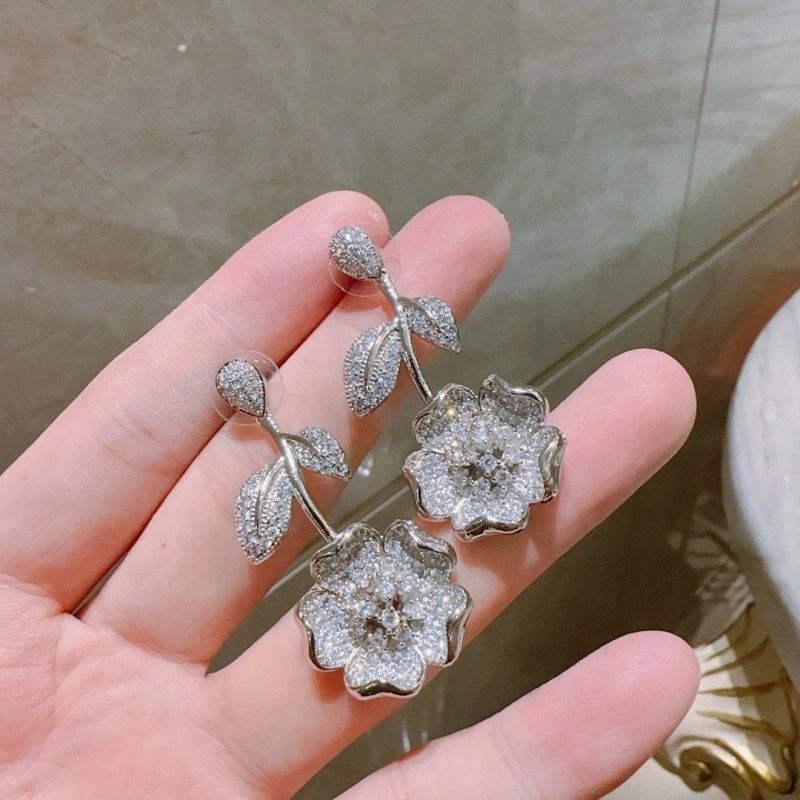 Supportive Tiffany Earrings 252366