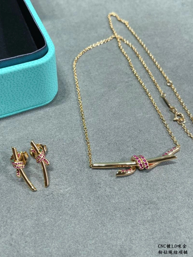EyeCatching Tiffany Necklaces 253743