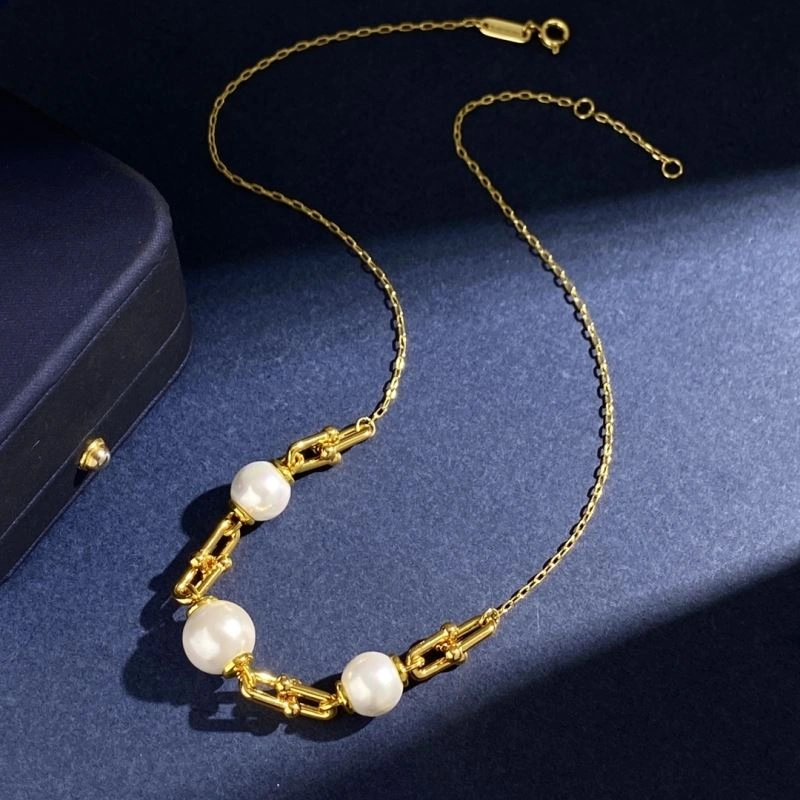Contemporary Tiffany Necklaces 253740