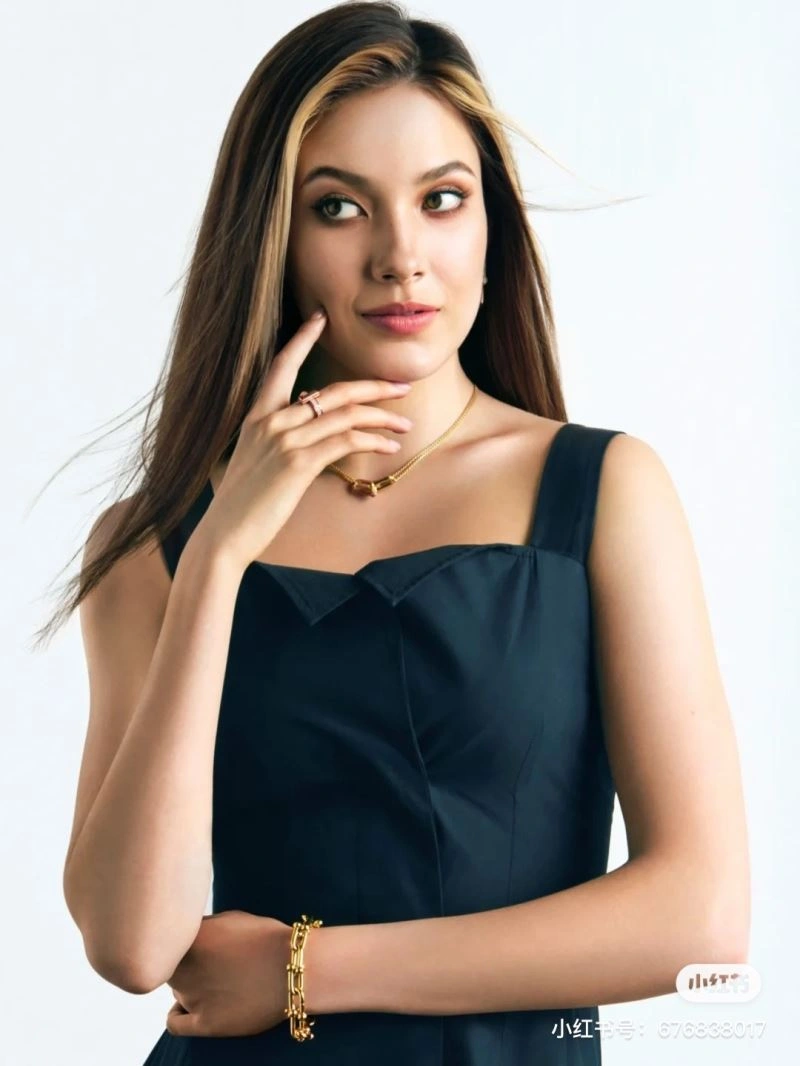 Minimalist Tiffany Necklaces 253738
