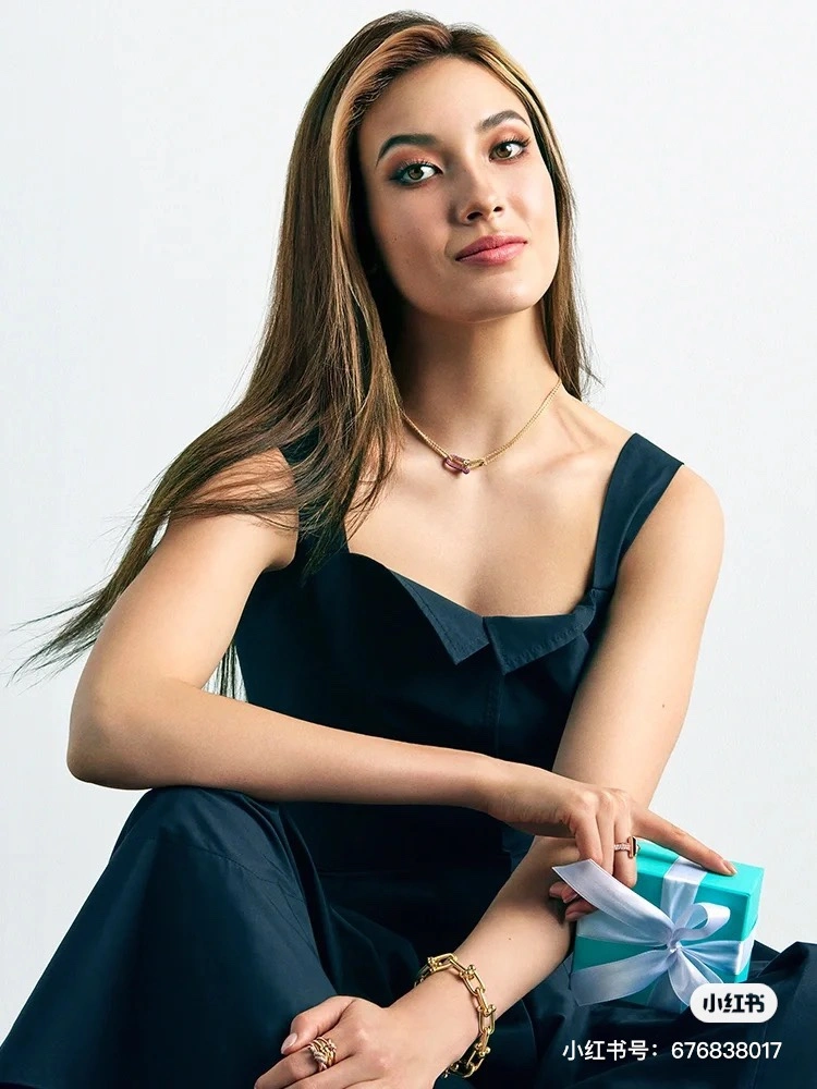Minimalist Tiffany Necklaces 253738