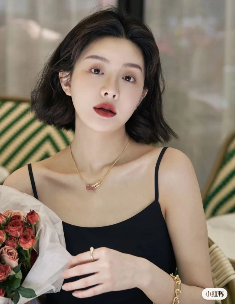 Minimalist Tiffany Necklaces 253738