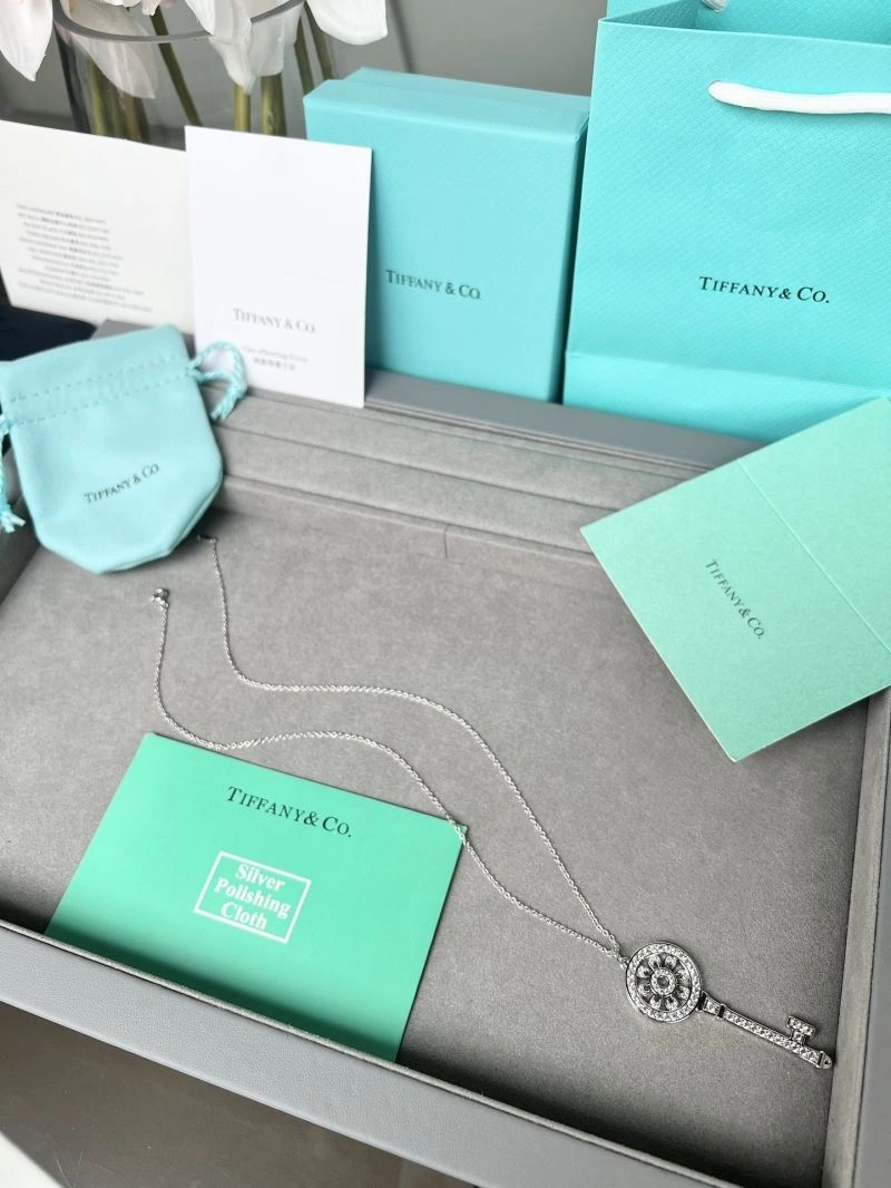 Effortless Tiffany Necklaces 253731