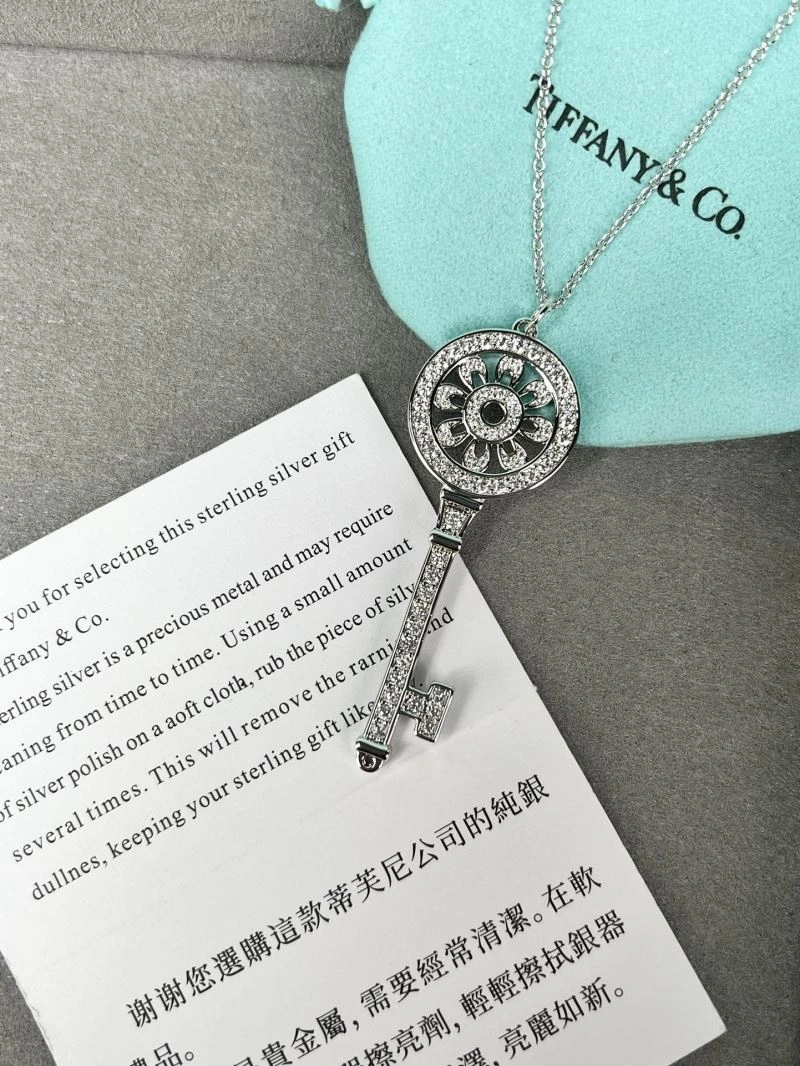 Effortless Tiffany Necklaces 253731