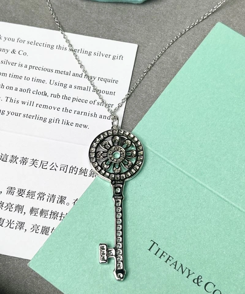 Effortless Tiffany Necklaces 253731