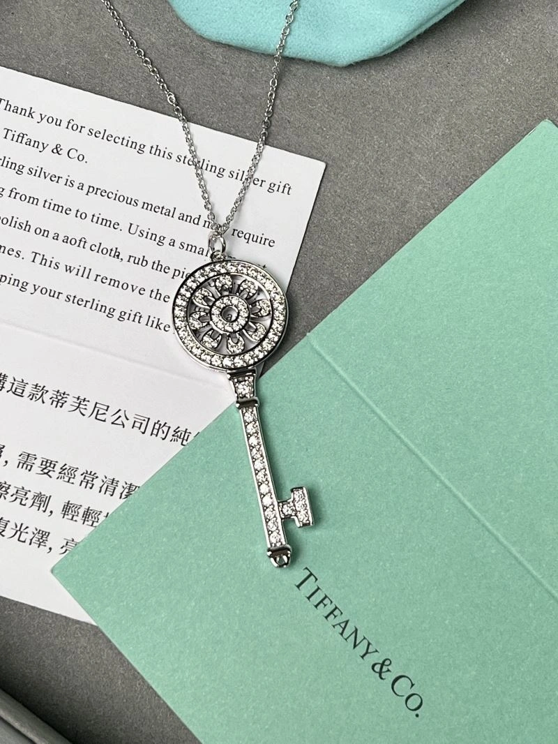 Effortless Tiffany Necklaces 253731