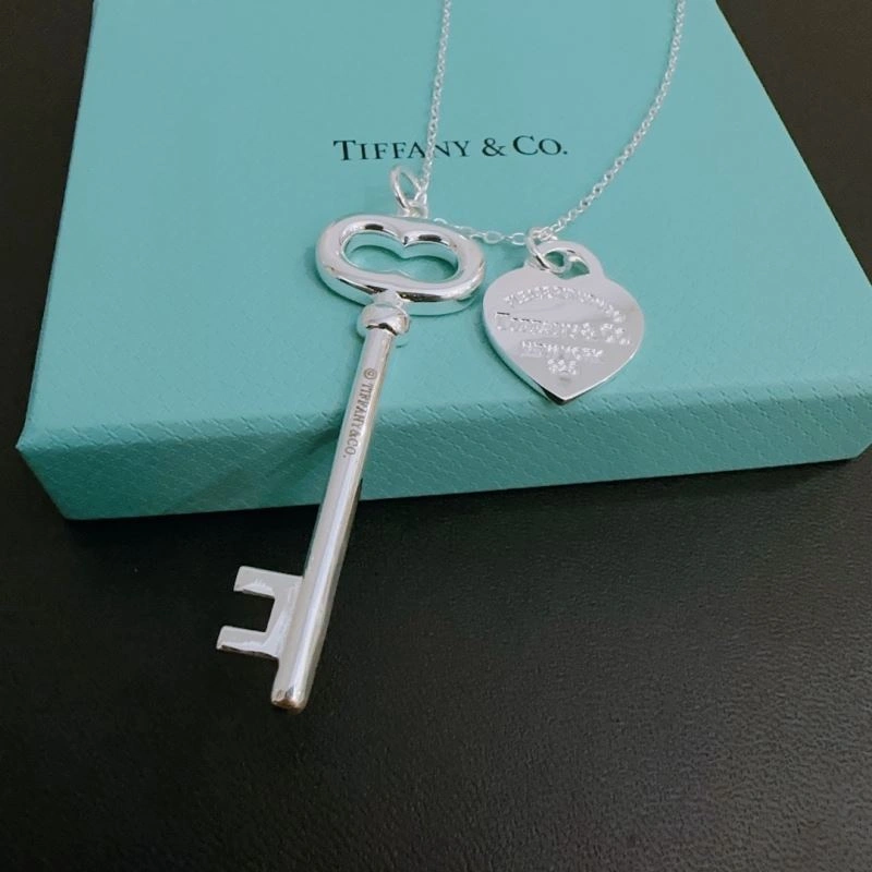 Tiffany Necklaces SoftTouch 253447