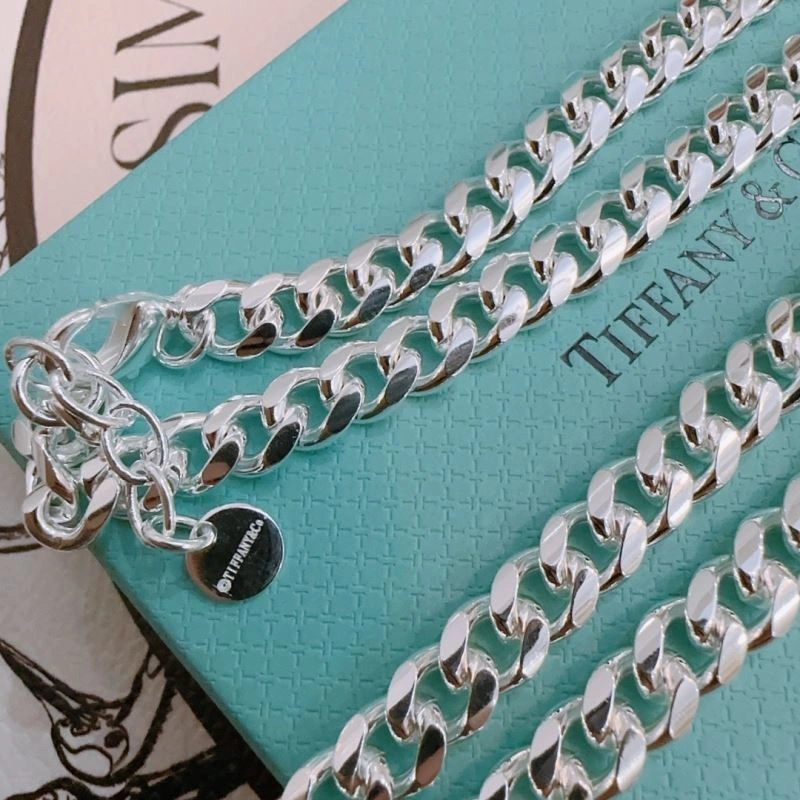 Compact Tiffany Necklaces 253353