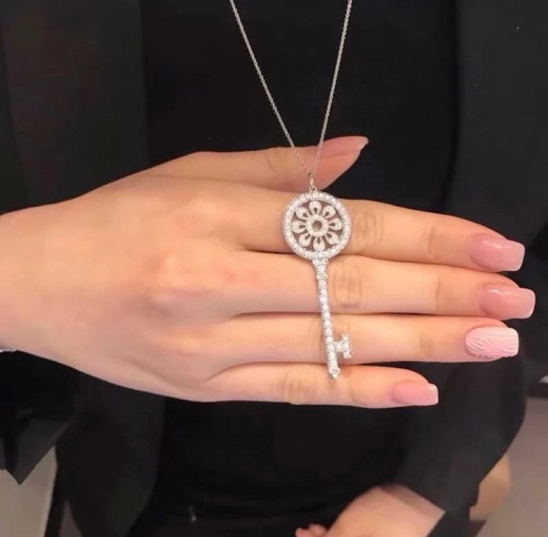 Snug Tiffany Necklaces 253106