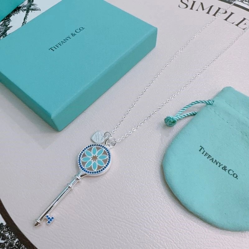 Tiffany Necklaces SoftTouch 253052