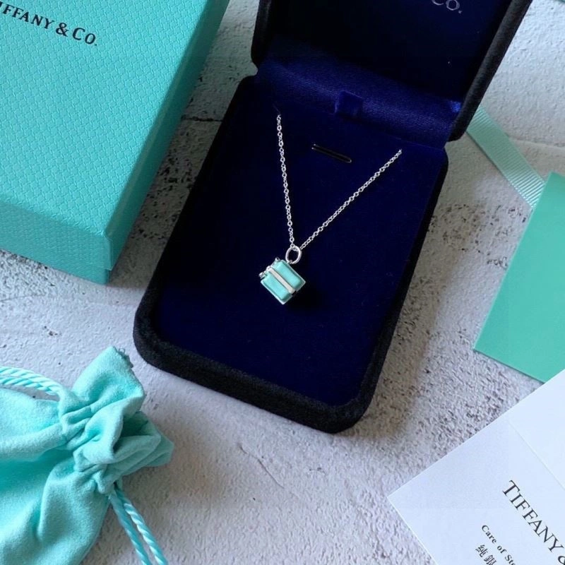 Youthful Tiffany Necklaces 253022