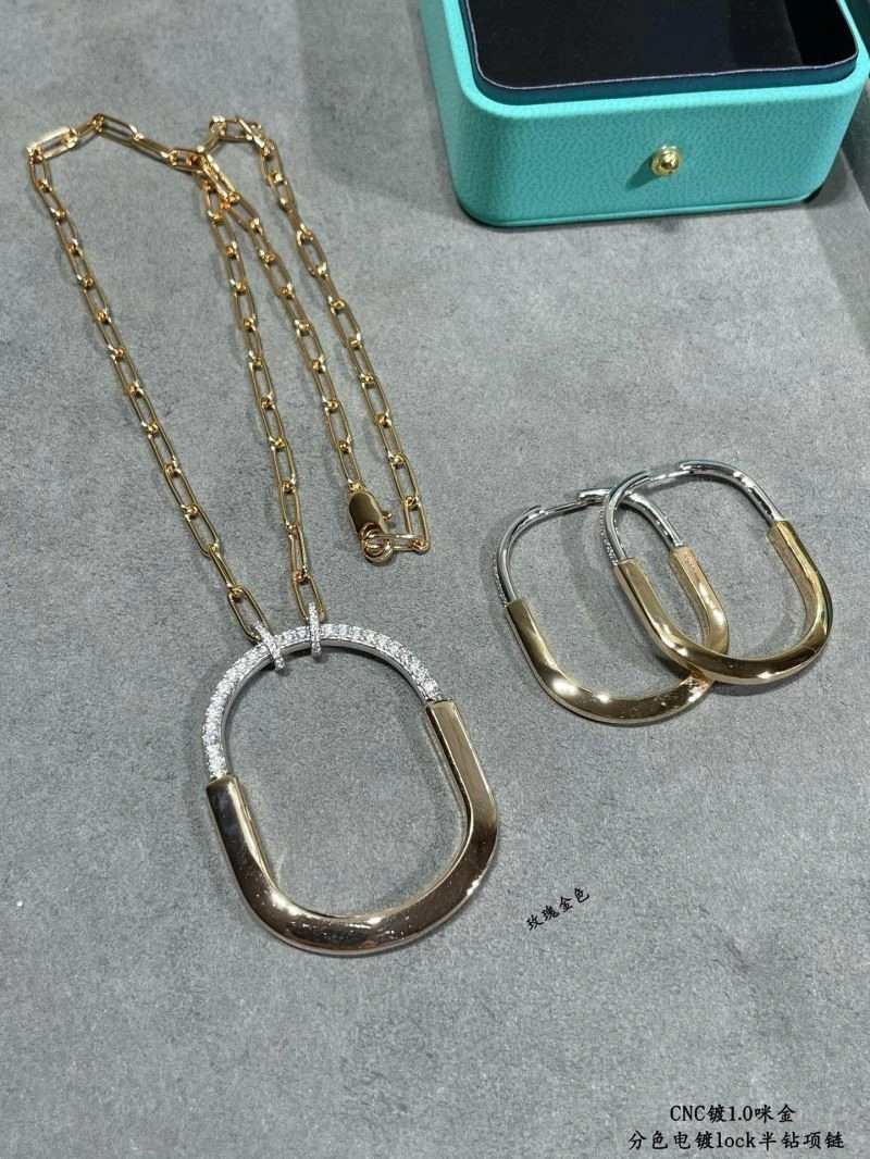 Attractive Tiffany Necklaces 252983