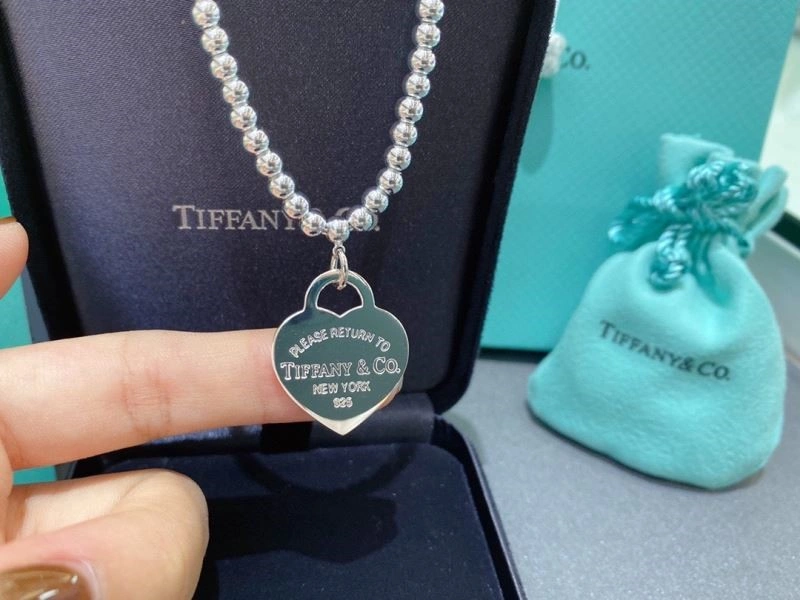 Effortless Tiffany Necklaces 252859