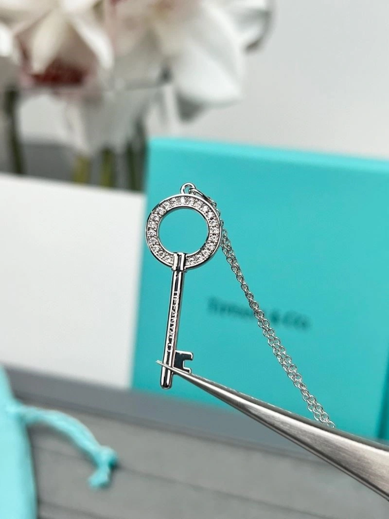 Comfortable Tiffany Necklaces 252867