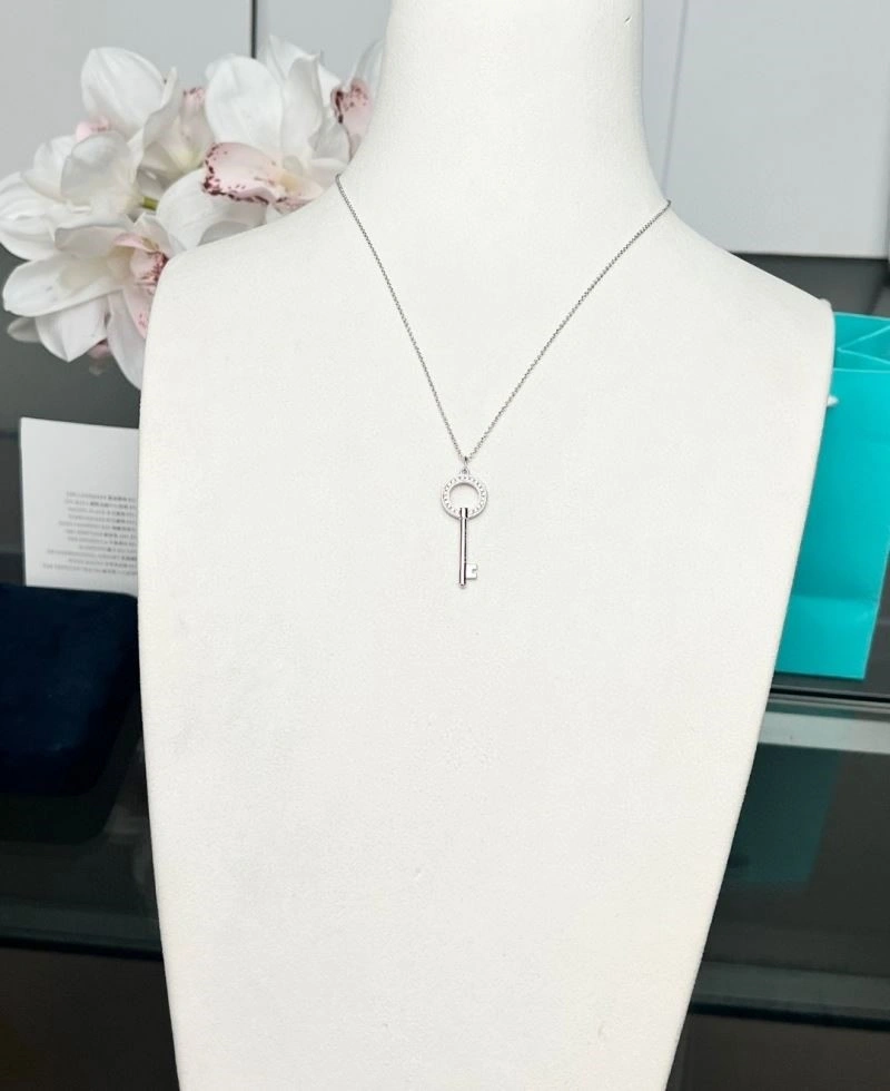 Comfortable Tiffany Necklaces 252867