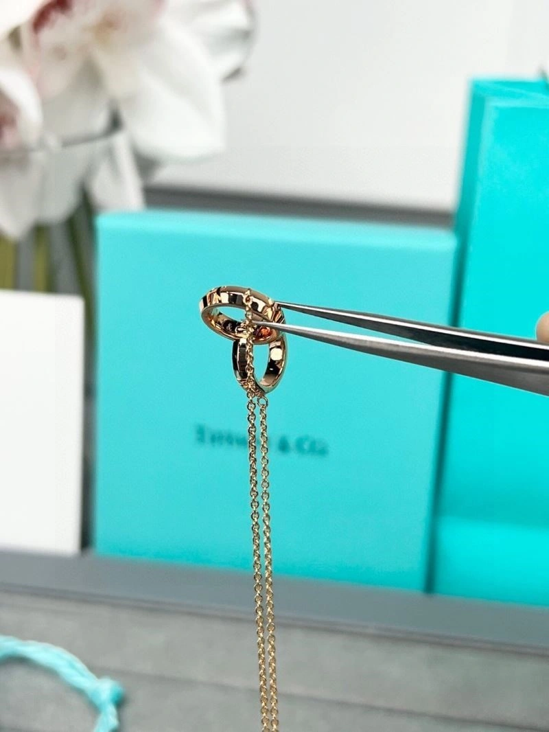 Sleek Tiffany Necklaces 252839
