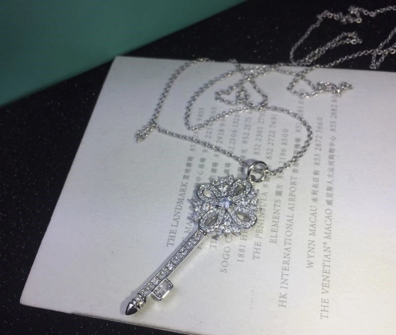 Versatile Tiffany Necklaces 252703