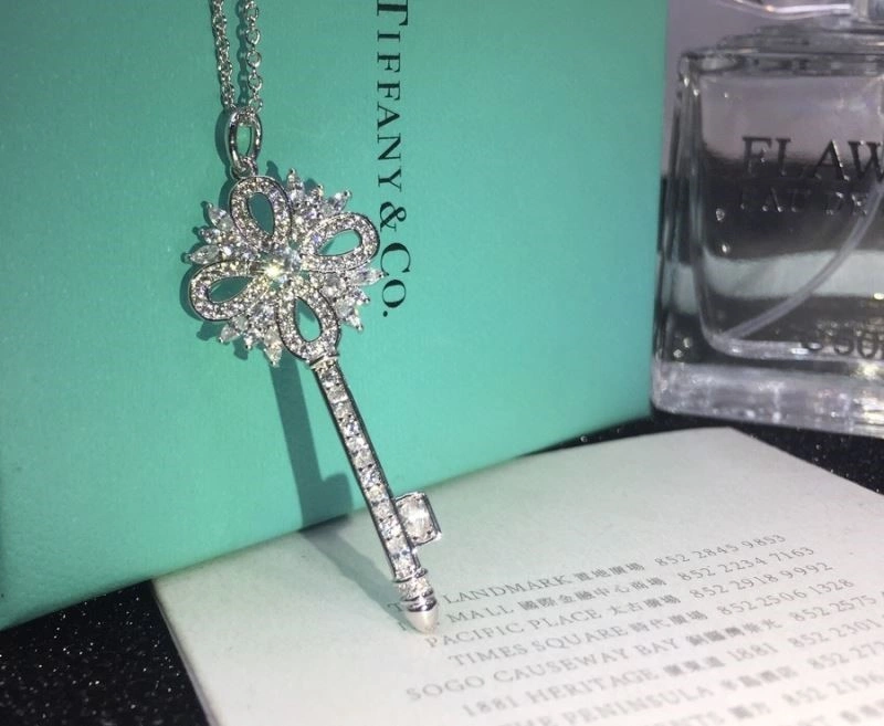 Versatile Tiffany Necklaces 252703
