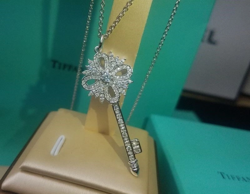 Versatile Tiffany Necklaces 252703