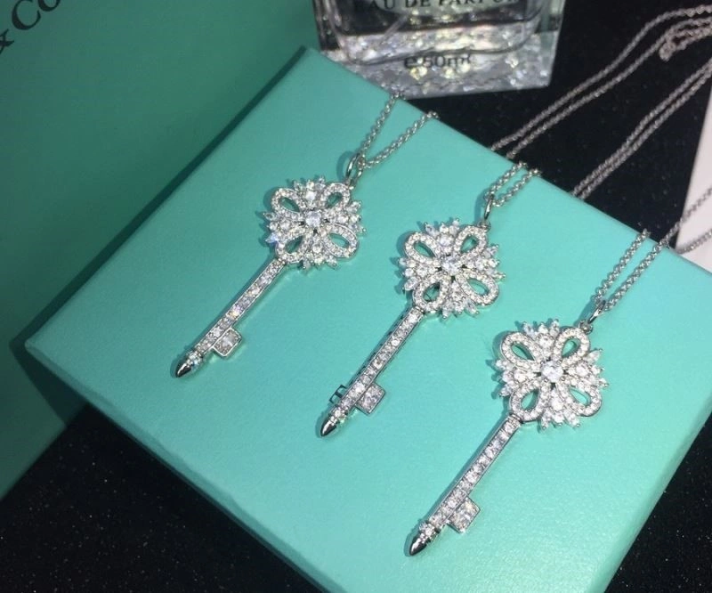 Versatile Tiffany Necklaces 252703