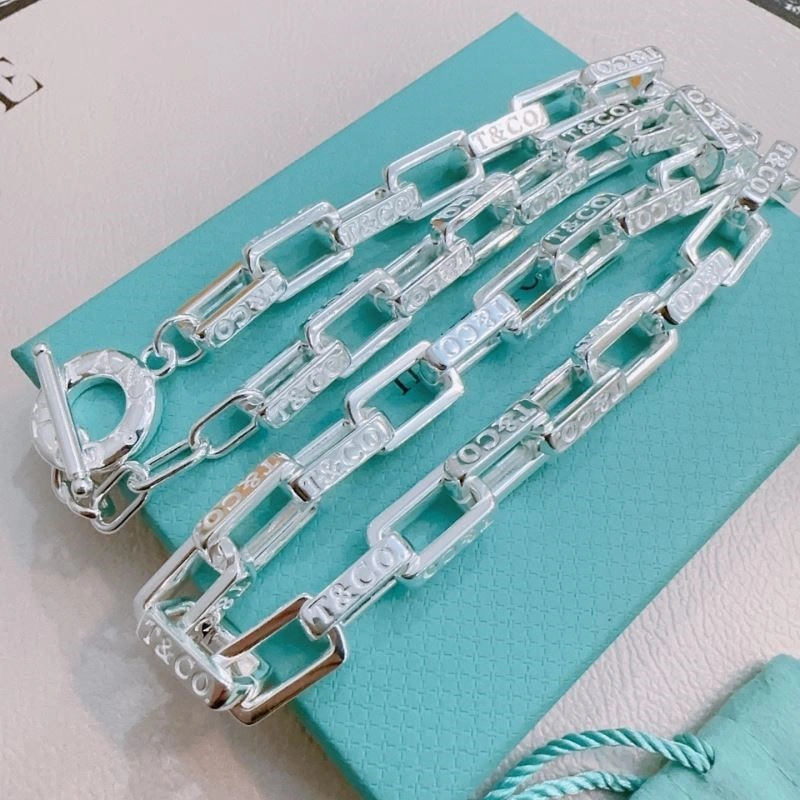 Tailored Tiffany Necklaces 252660