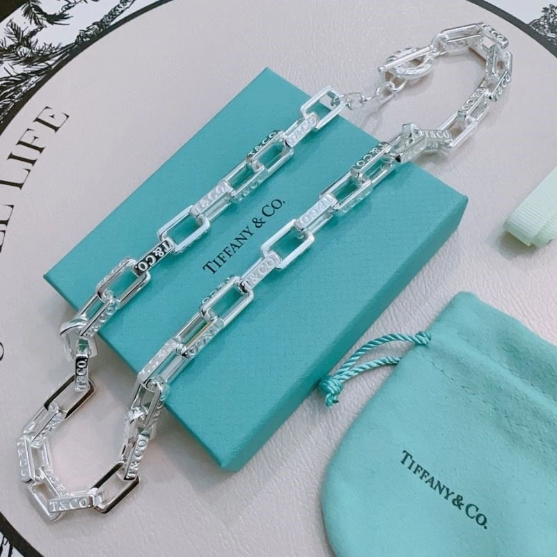 Tailored Tiffany Necklaces 252660