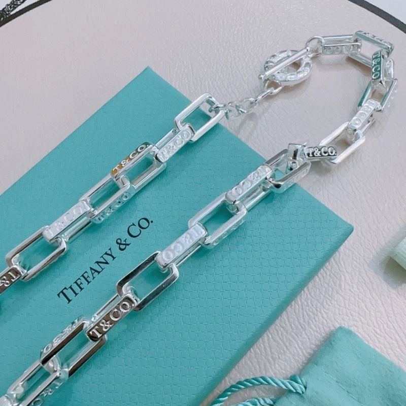 Tailored Tiffany Necklaces 252660