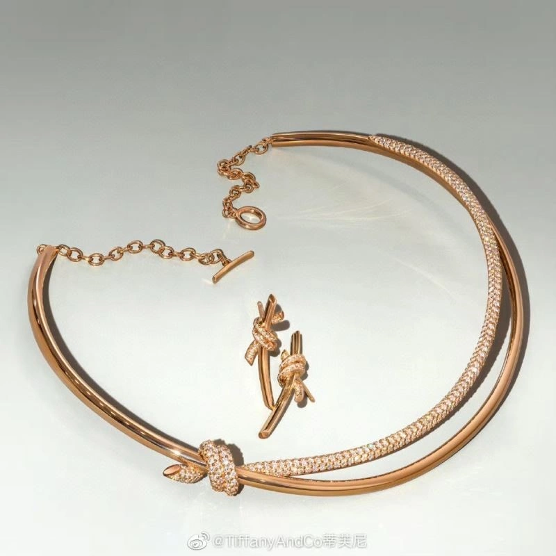 Comfortable Tiffany Necklaces 252552