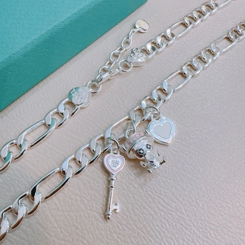 SportInspired Tiffany Necklaces 252548