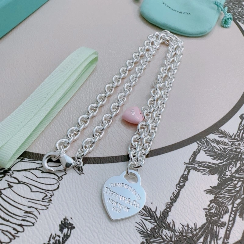 Unisex Tiffany Necklaces 252518