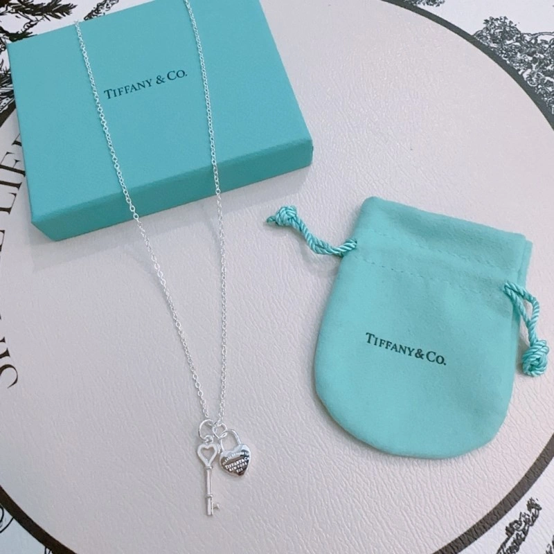Tiffany Necklaces Compact 252519