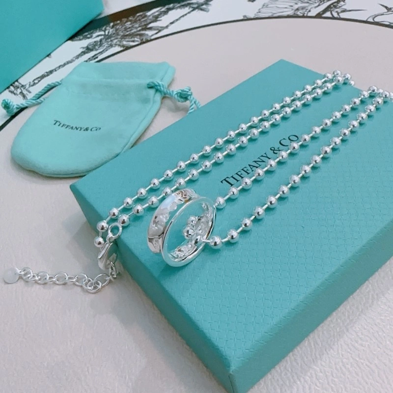 Effortless Tiffany Necklaces 252345