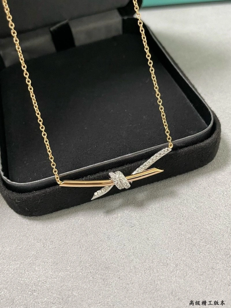 Tiffany Necklaces SoftTouch 252317
