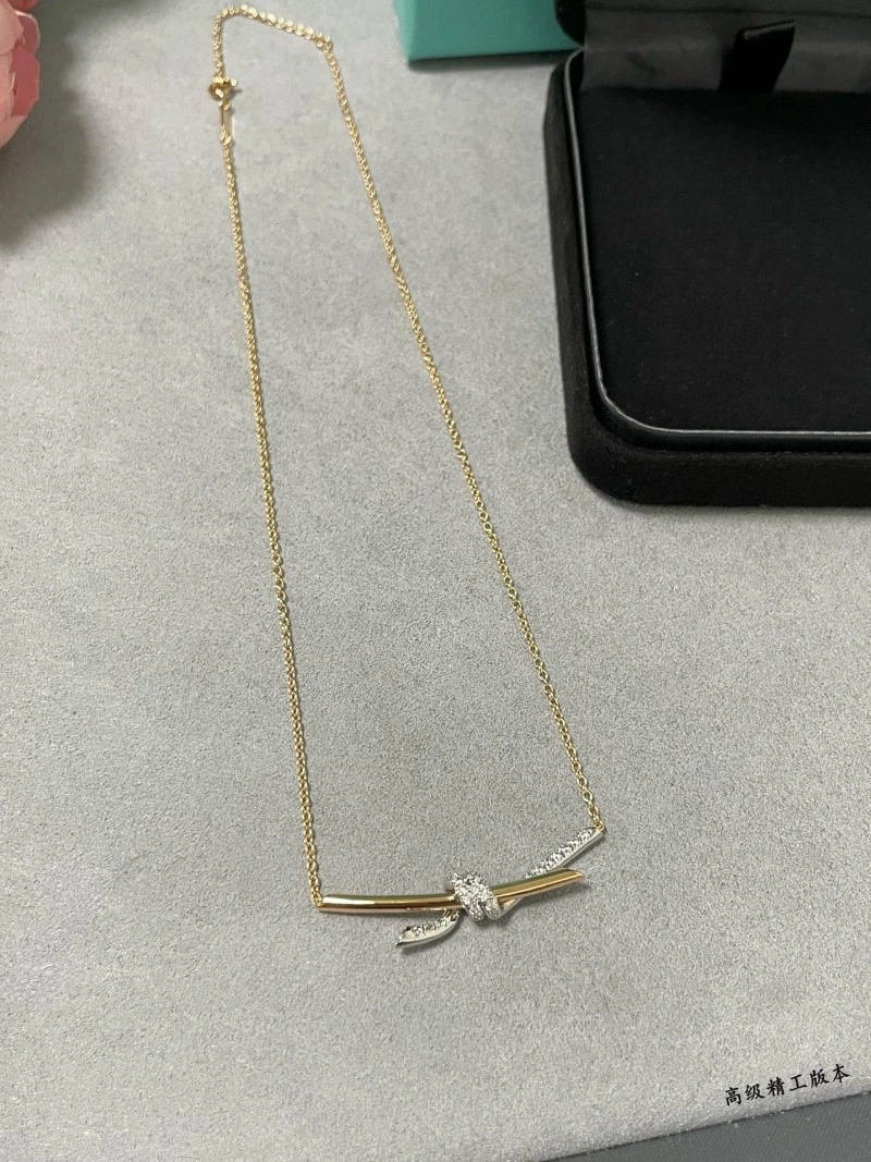 Tiffany Necklaces SoftTouch 252317