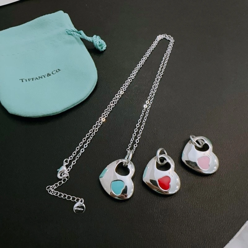 Tiffany Necklaces Sleek 252310