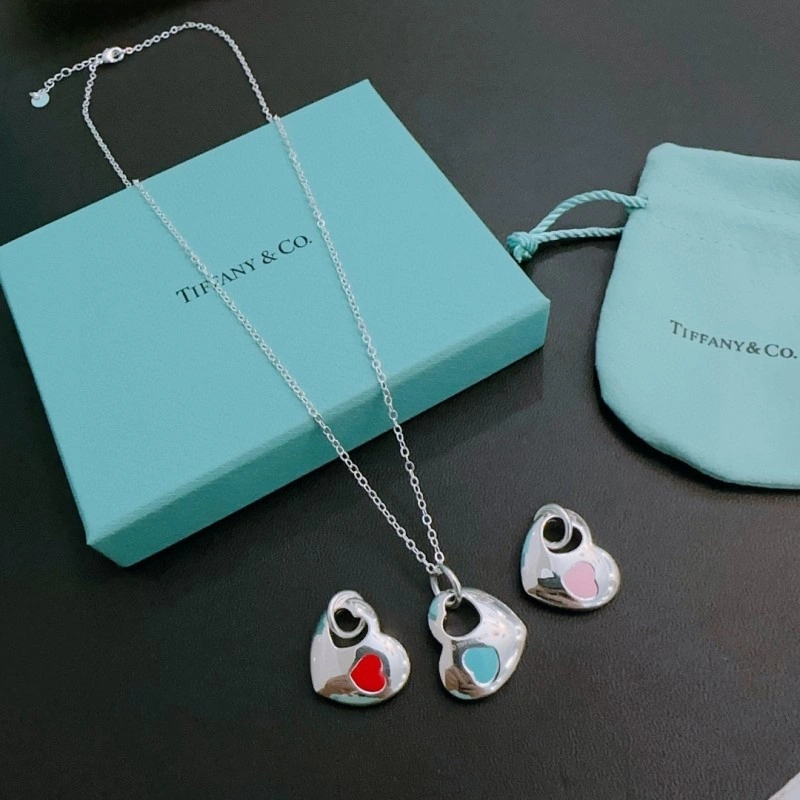 Tiffany Necklaces Sleek 252310