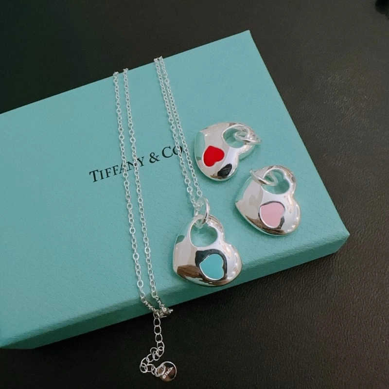 Tiffany Necklaces Sleek 252310